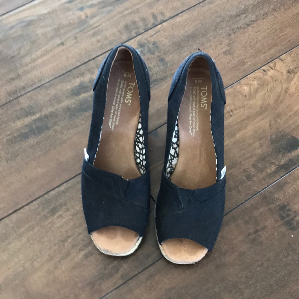 Toms wedges
